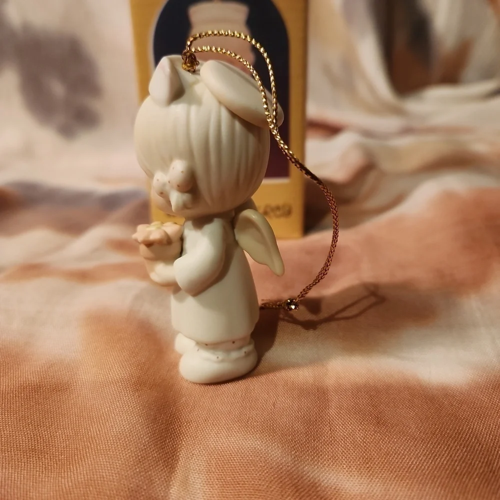 Enesco Precious Moments Angel of Mercy 1986 Ornament